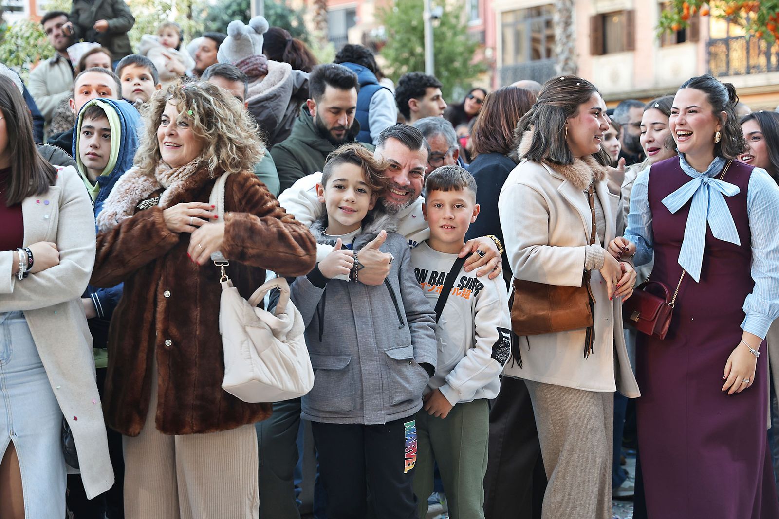 Las mejores fotografías de la salida y recorrido de la cabalgata de Reyes Magos 2026