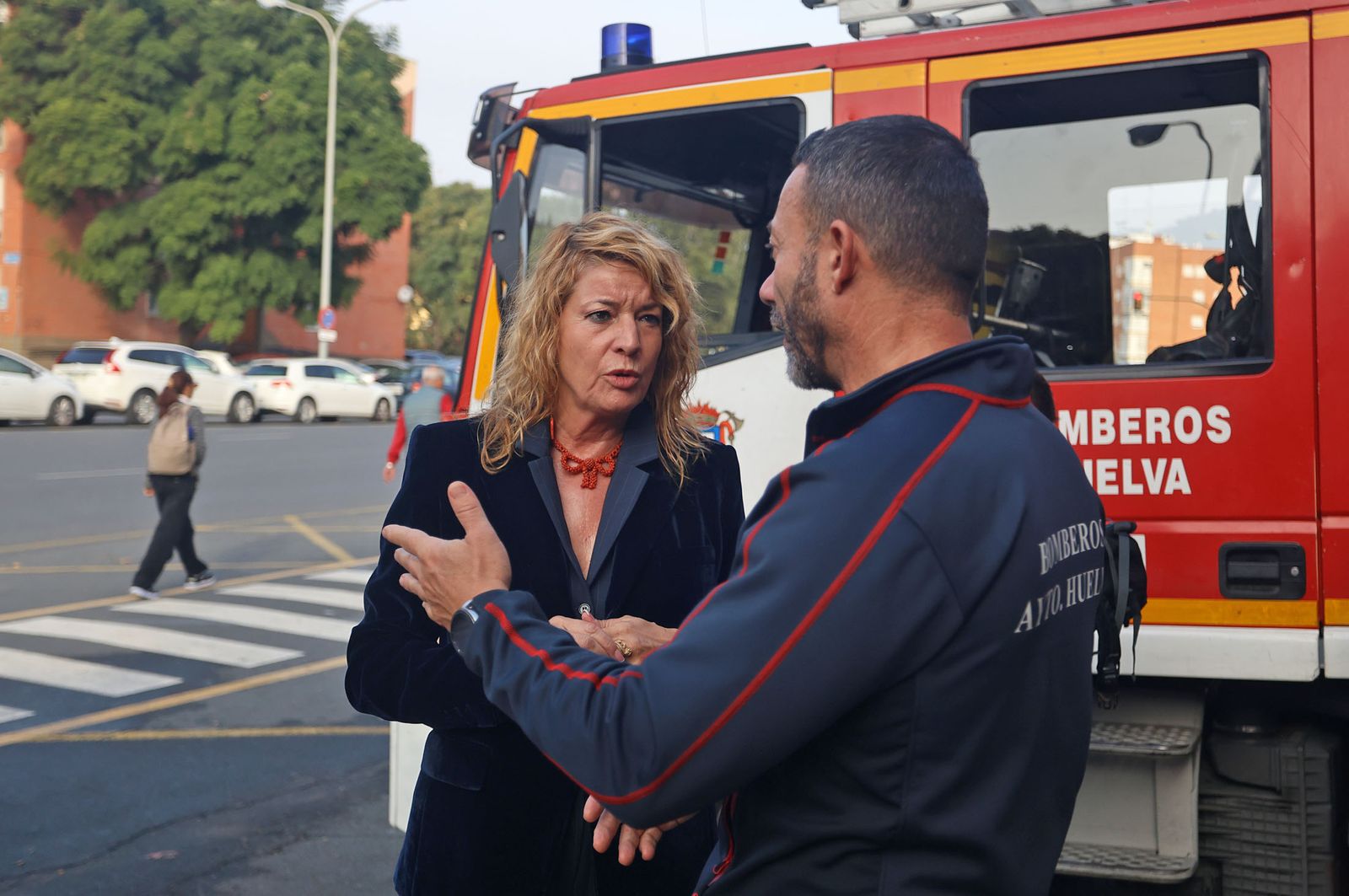 Imágenes de la partida de los bomberos de BUSF Huelva hacia Valencia