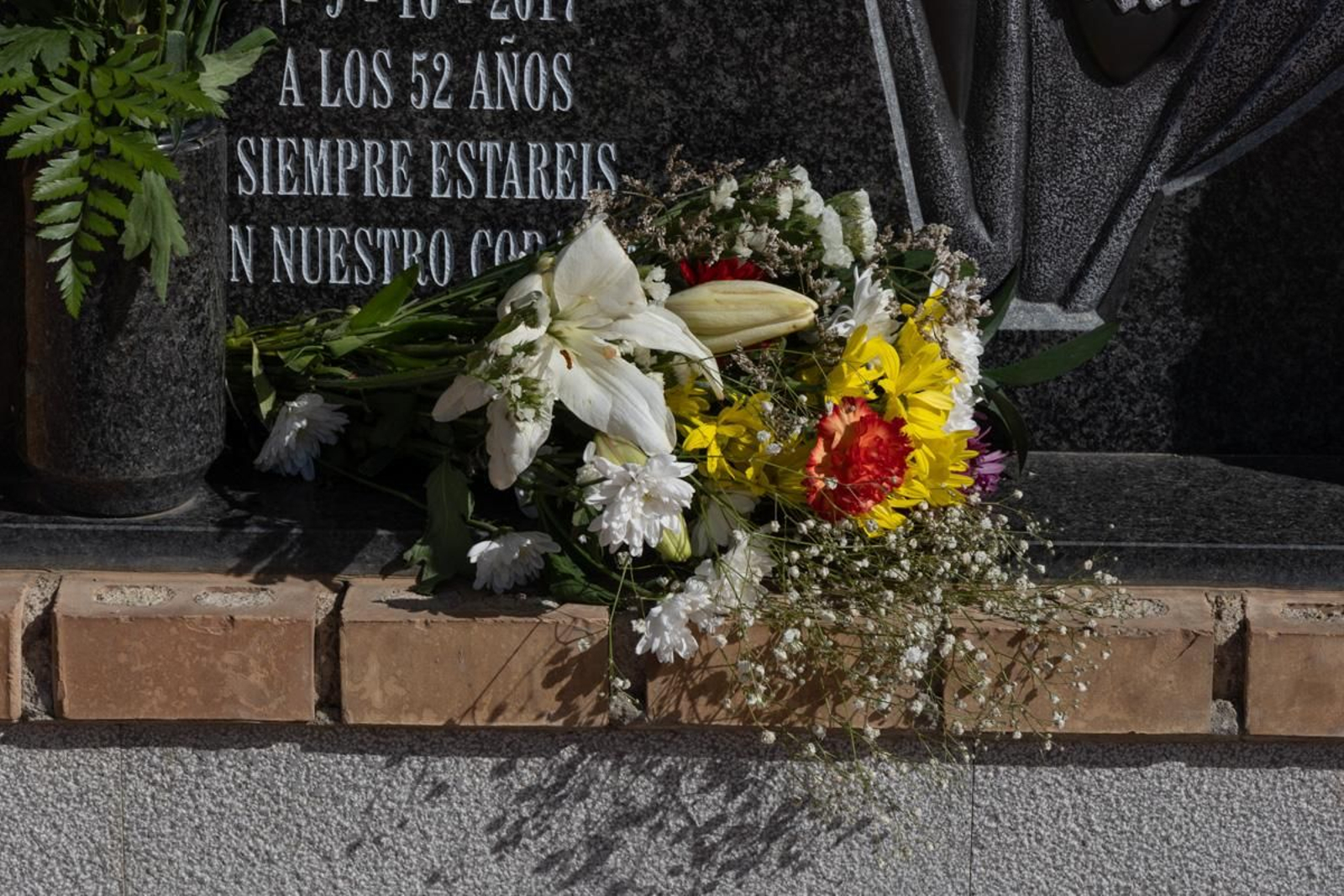 Día de Los Santos en el cementerio de San Fernando y San Eufrasio de Jaén, en imágenes