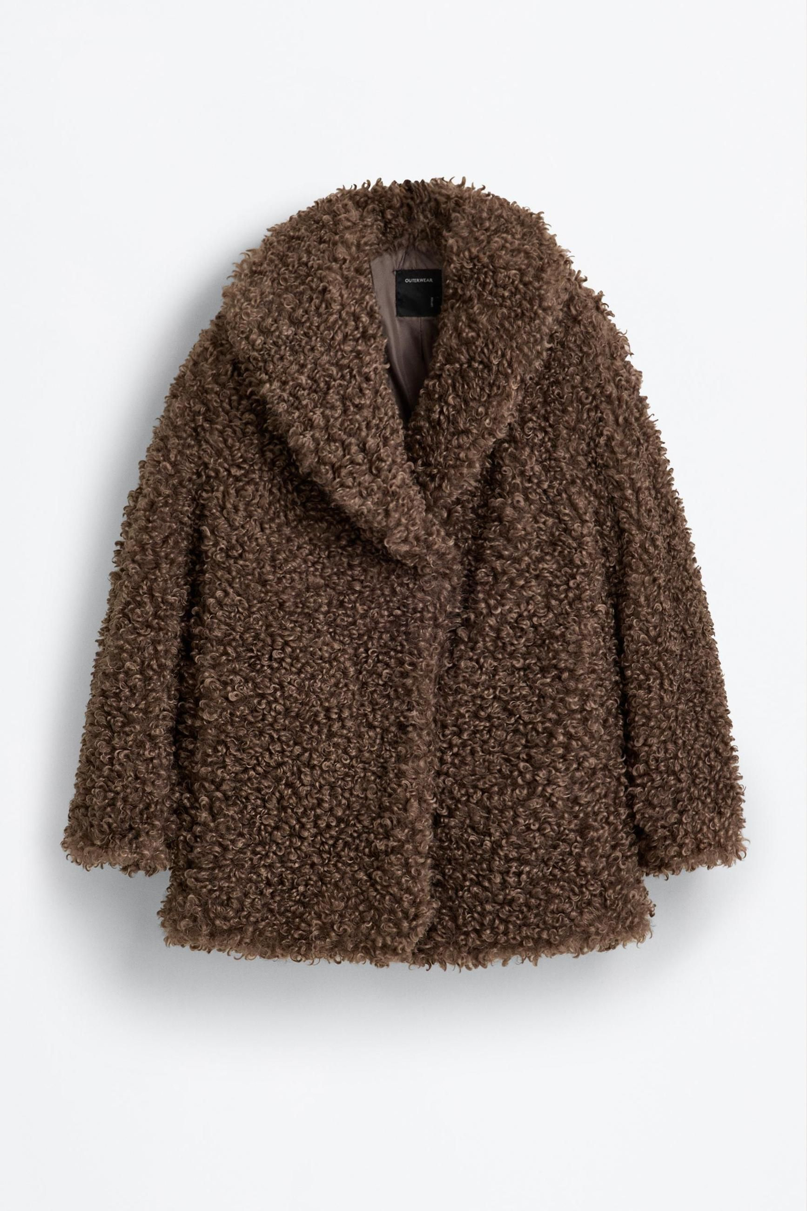 Abrigo de pelo de Lefties.