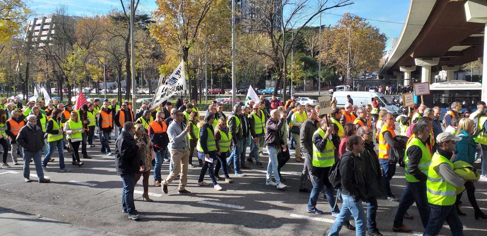 Examinadores de toda España se han movilizado esta mañana en Madrid.