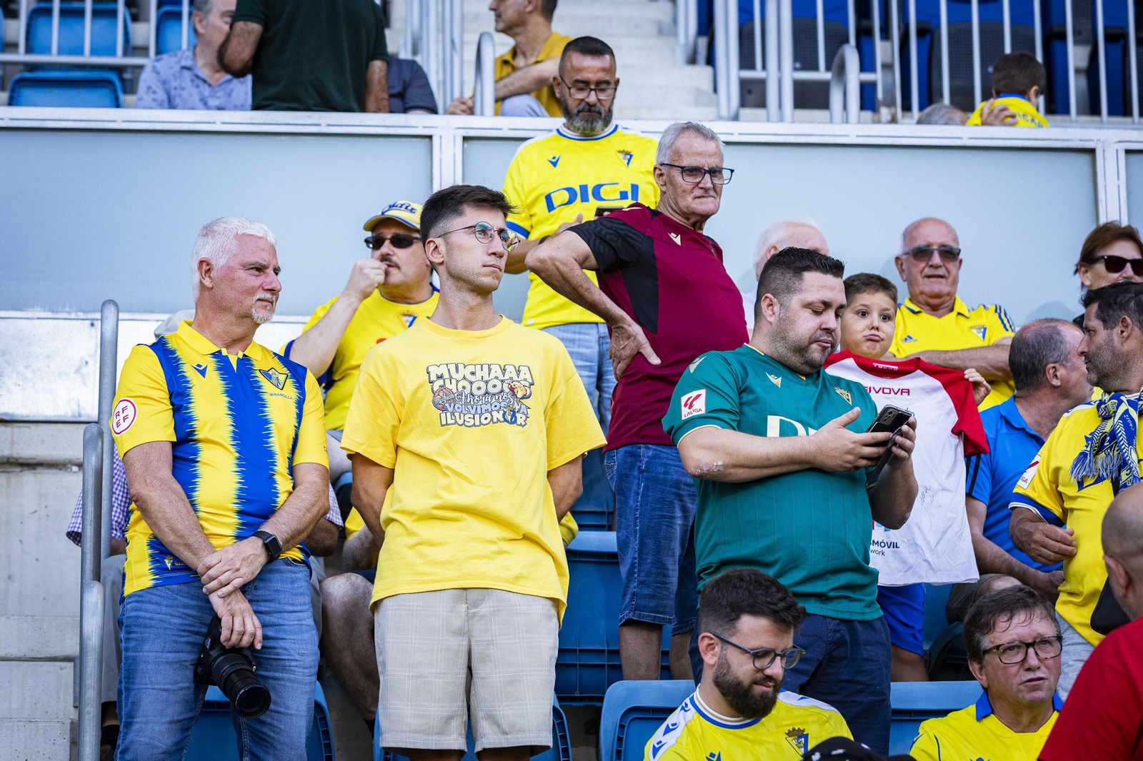 Búscate en el partido Cádiz-Alavés