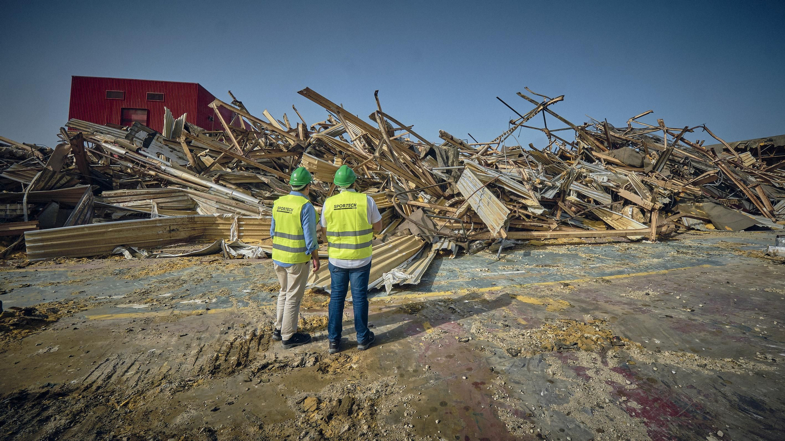 Derribo de la antigua factoría de Delphi.