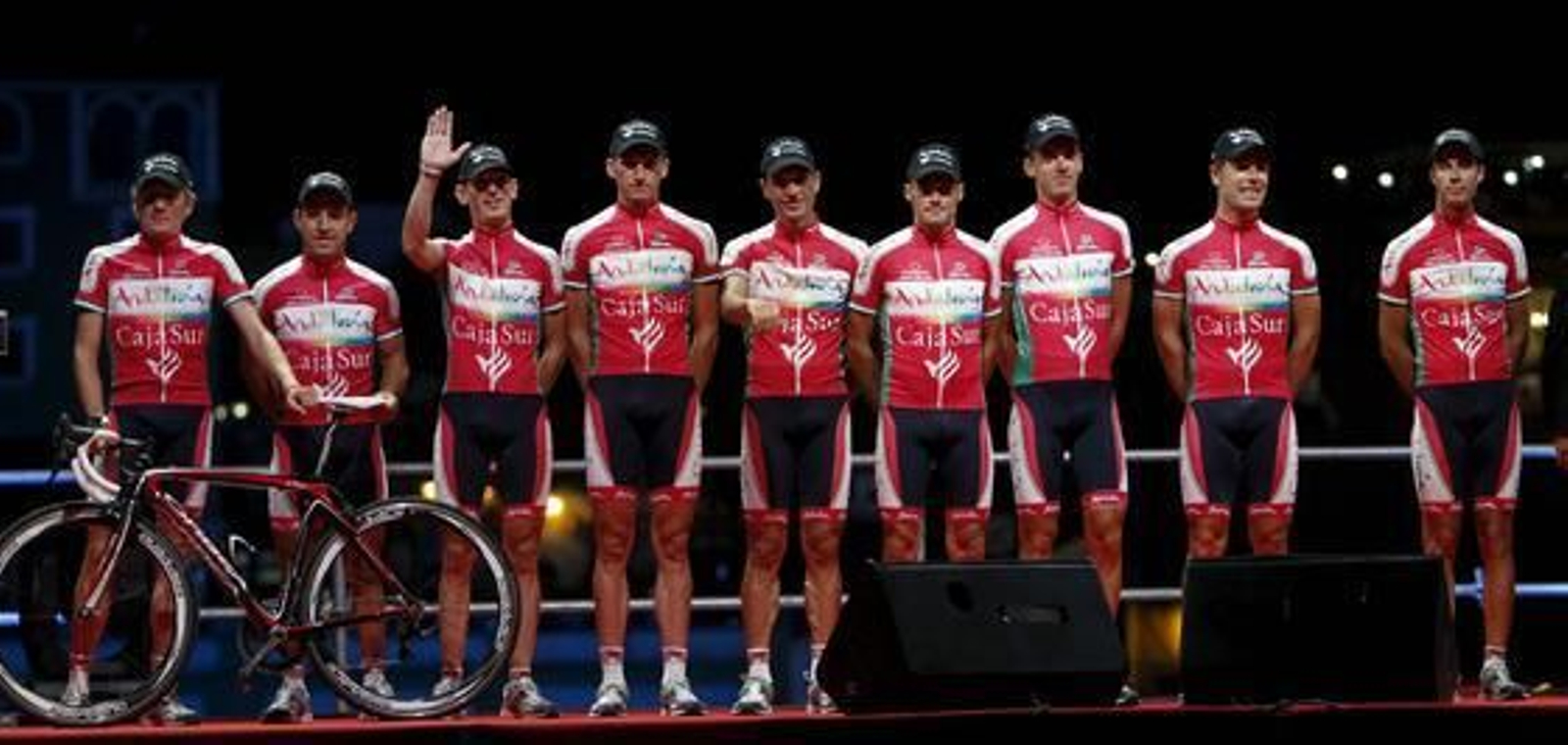 Presentación de los equipos participantes:Andalucía-Cajasur.

Foto: Manuel G? · Agencias