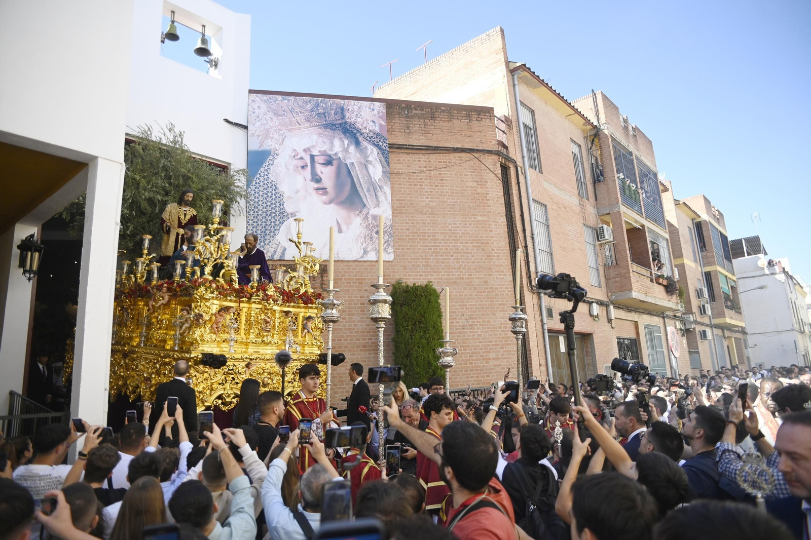 La cofradía de la Oración en el Huerto de Cabra, en el Vía Crucis Magno de Córdoba