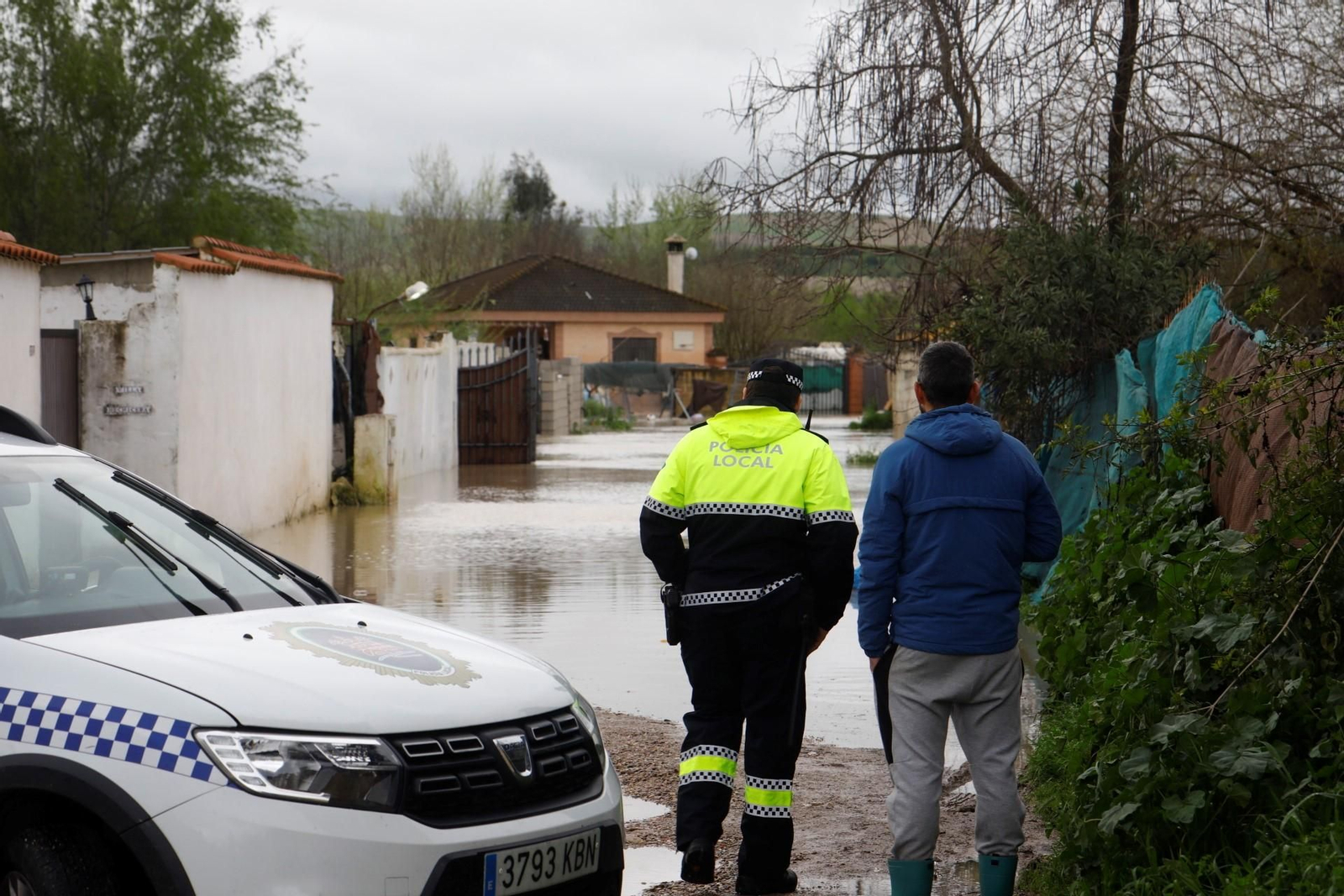 Las imágenes de las parcelaciones inundadas por la crecida del río Guadalquivir