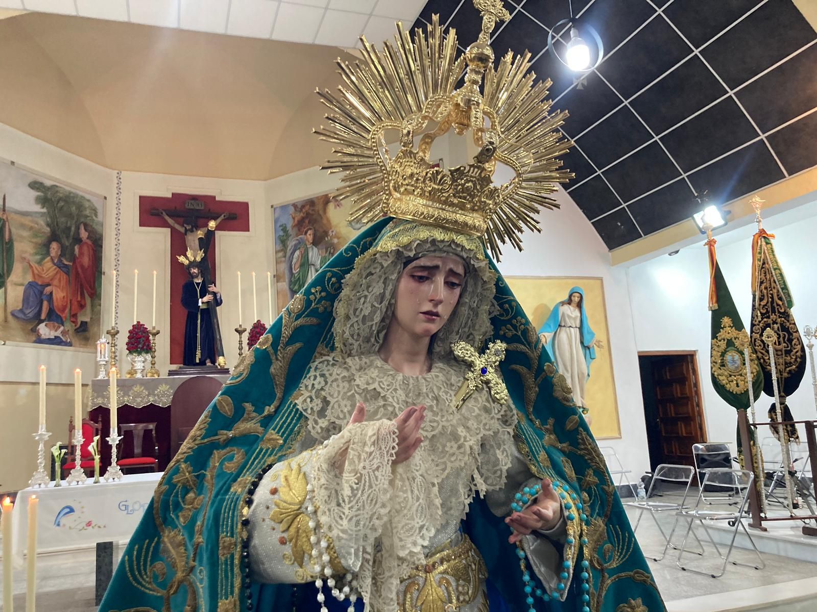 Imagen de Nuestra Señora de las Aguas tras ser bendecida por parte de monseñor José Rico Pavés.