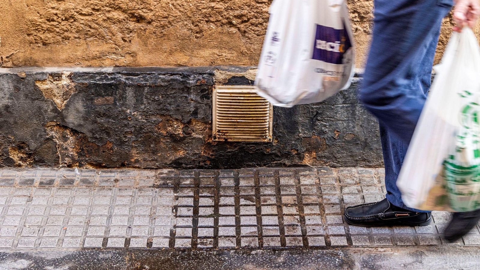 Estado de limpieza de las calles de Cádiz. Estado de limpieza de las calles de Cádiz.