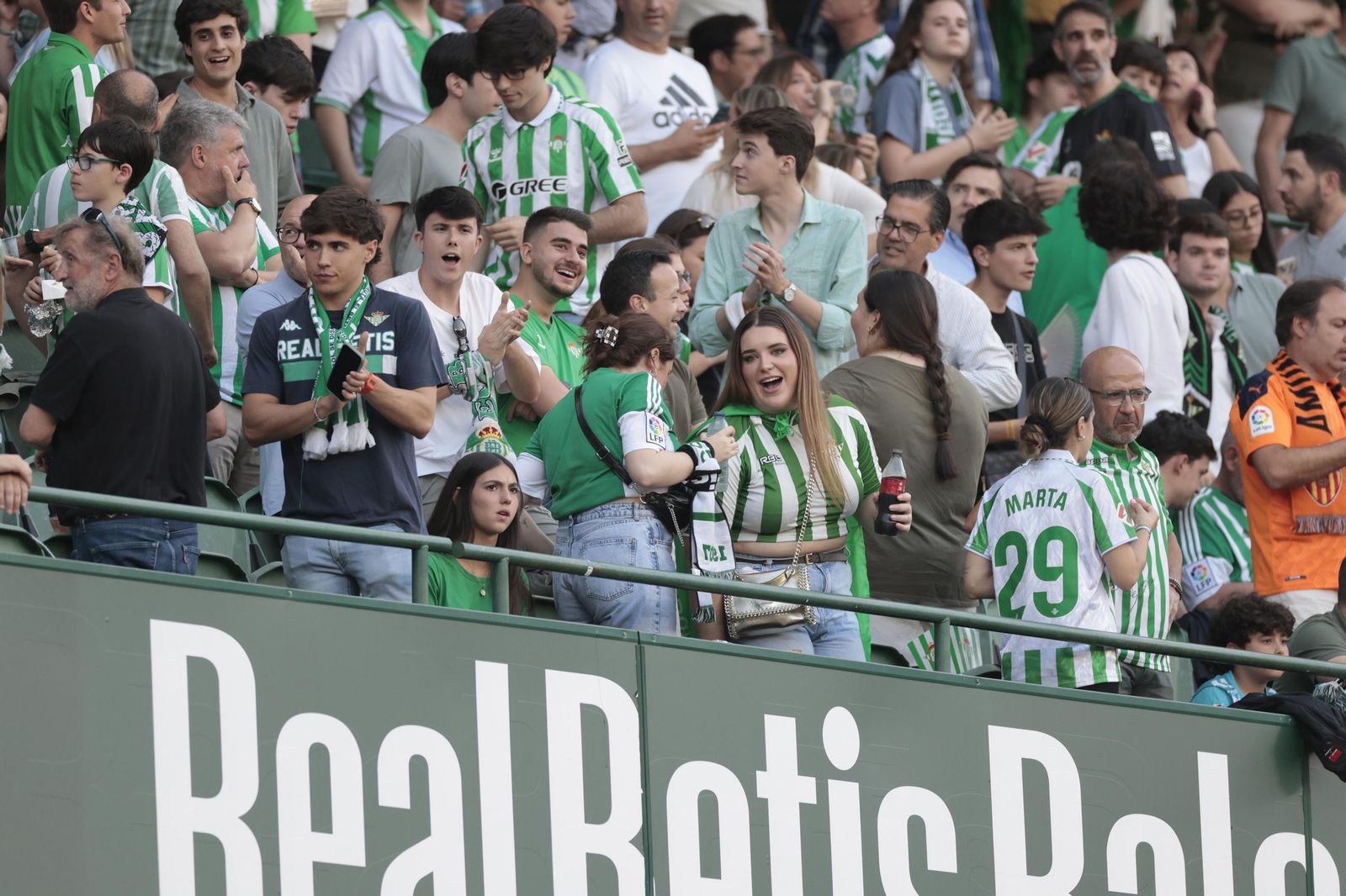 Búscate en las fotos del Betis - Valencia