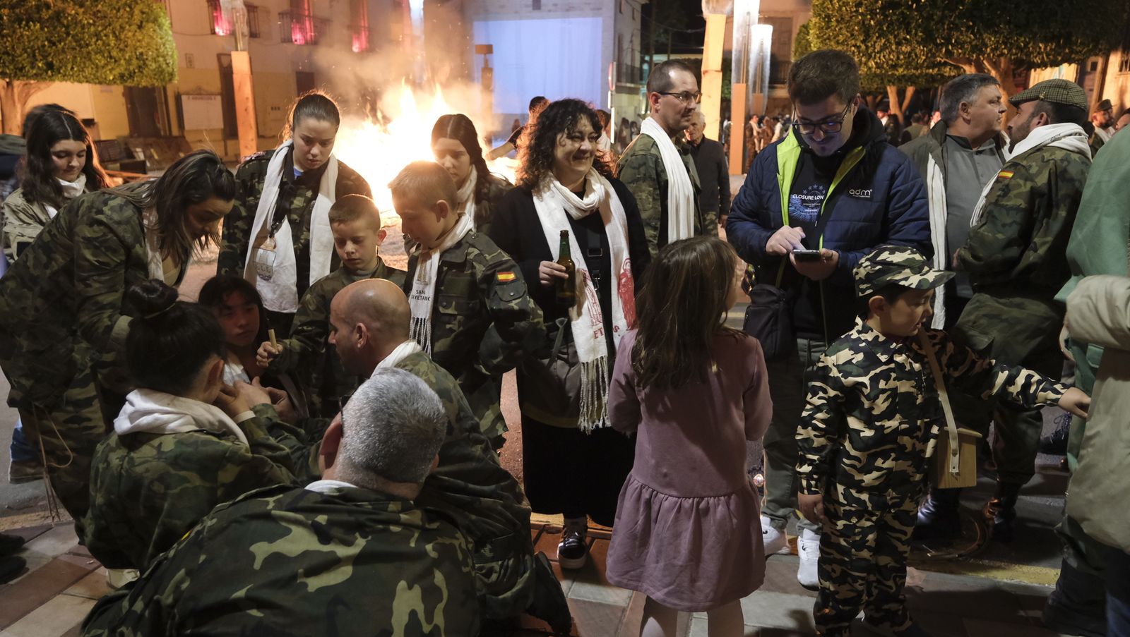 Imágenes de la procesión y carretillas de Cantoria