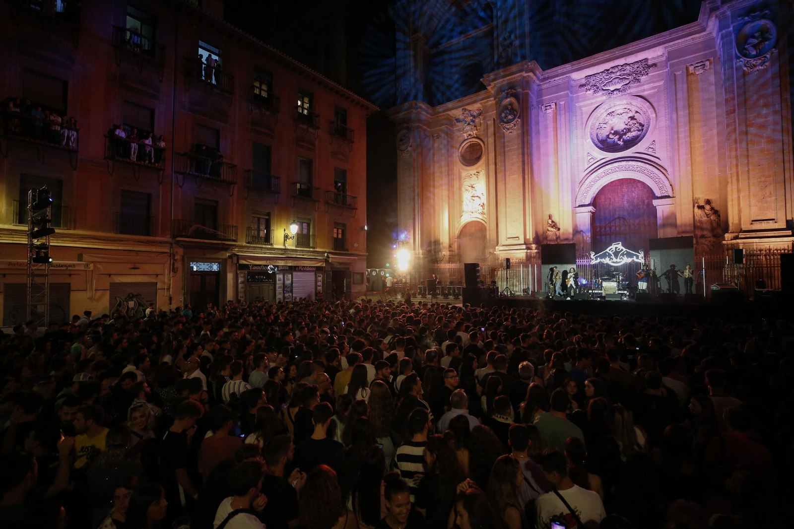 Dellafuente y Raimundo Amador unen dos generaciones musicales en Granada Dellafuente y Raimundo Amador unen dos generaciones musicales en Granada