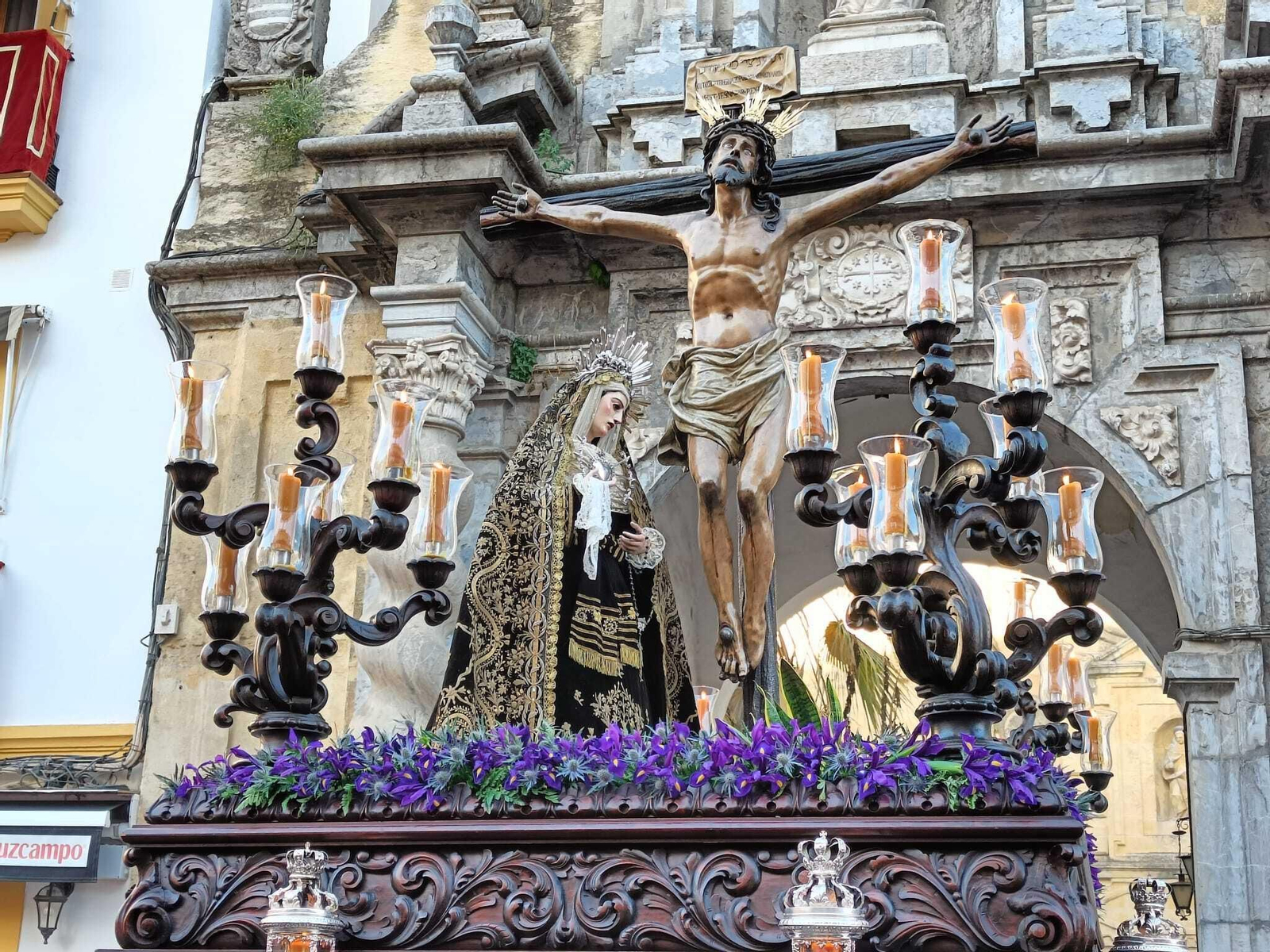 Viernes Santo en Córdoba: la procesión de la Expiración, en imágenes