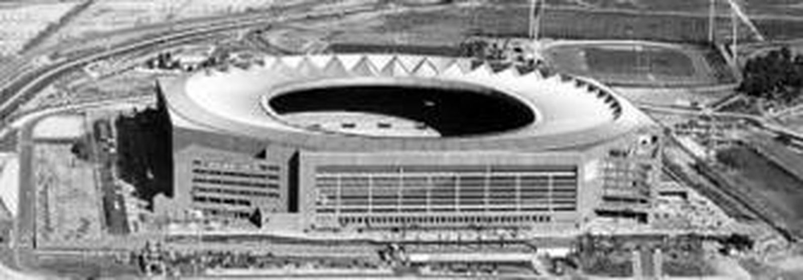 Interior del Estadio de la Cartuja, donde Abel Antón ganó el maratón en 1999.