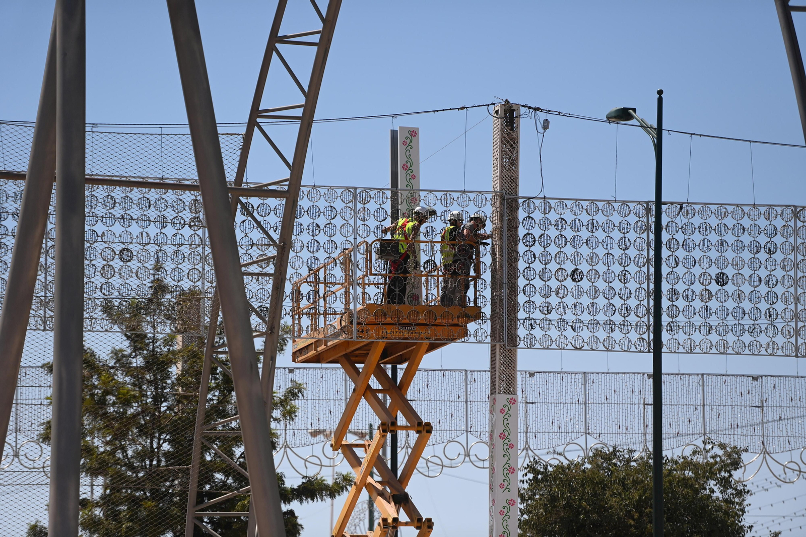 Feria de Málaga 2022: últimos retoques en el Real y el Centro (fotos)