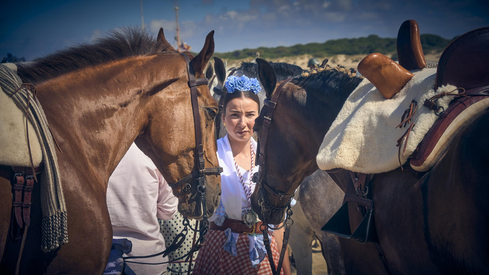 El embarque de las hermandes rocieras de Cádiz en Bajo de Guía