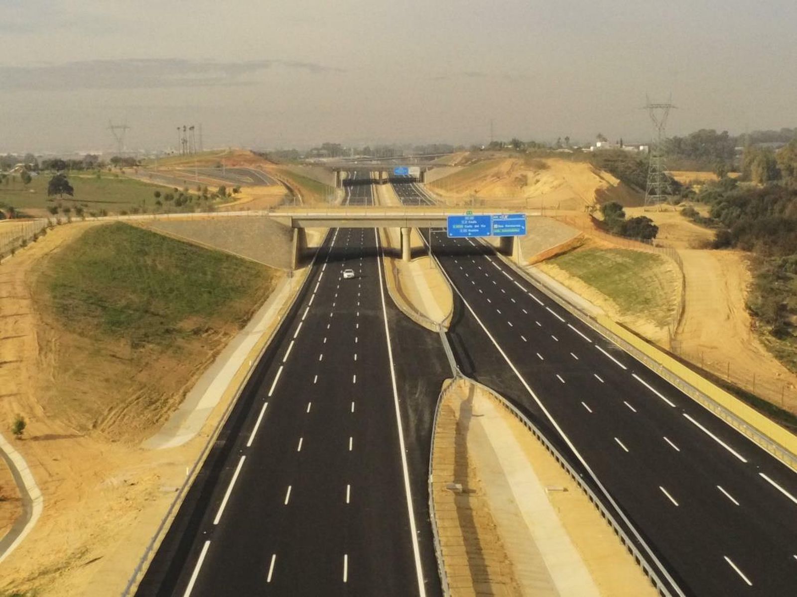 Vista de la SE-40 en el tramo entre Alcalá y Dos Hermanas.