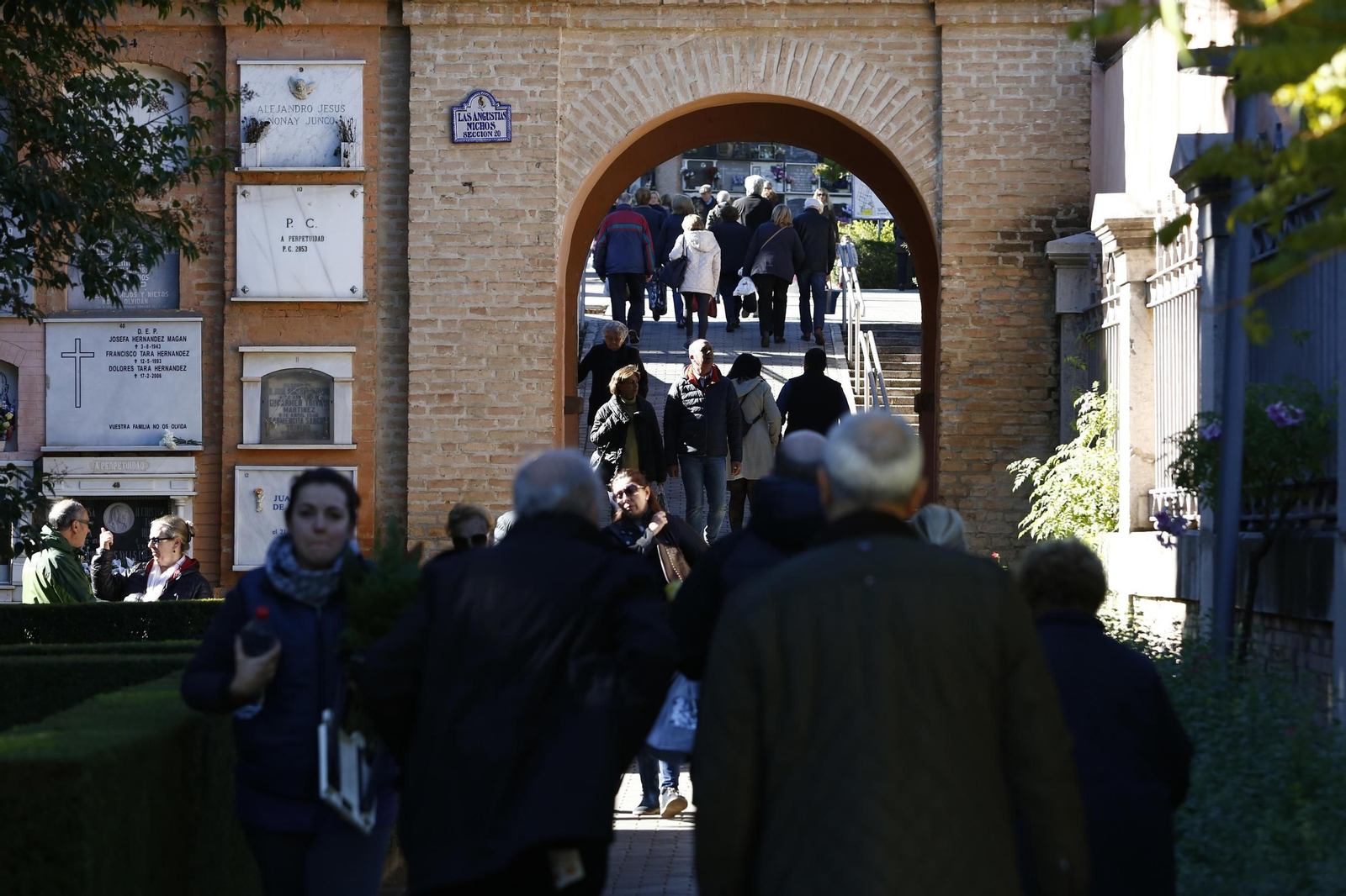 Las imágenes de Día de todos los santos en el cementerio