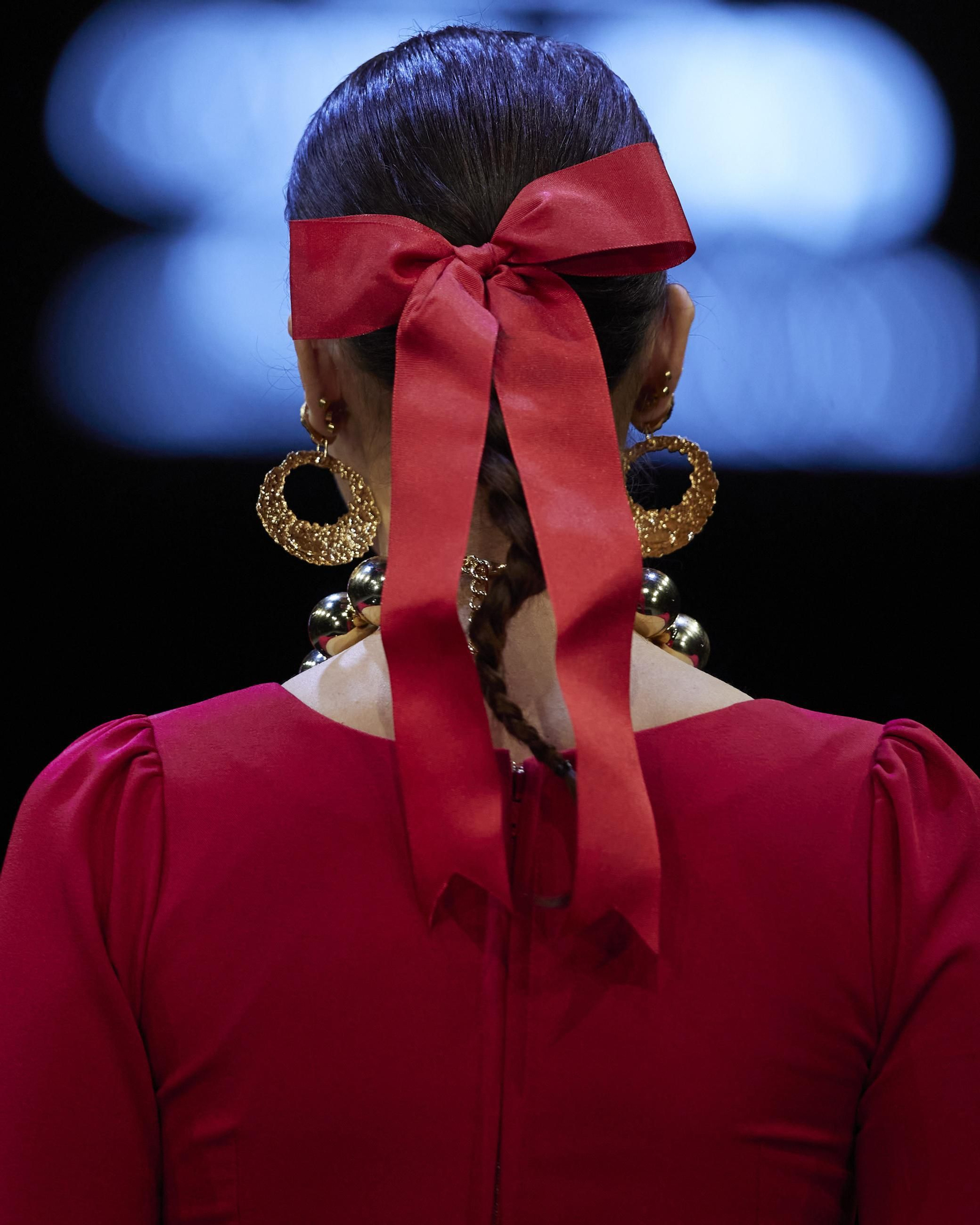 Un recogido con lazo en un diseño de Rosa Pedroche.