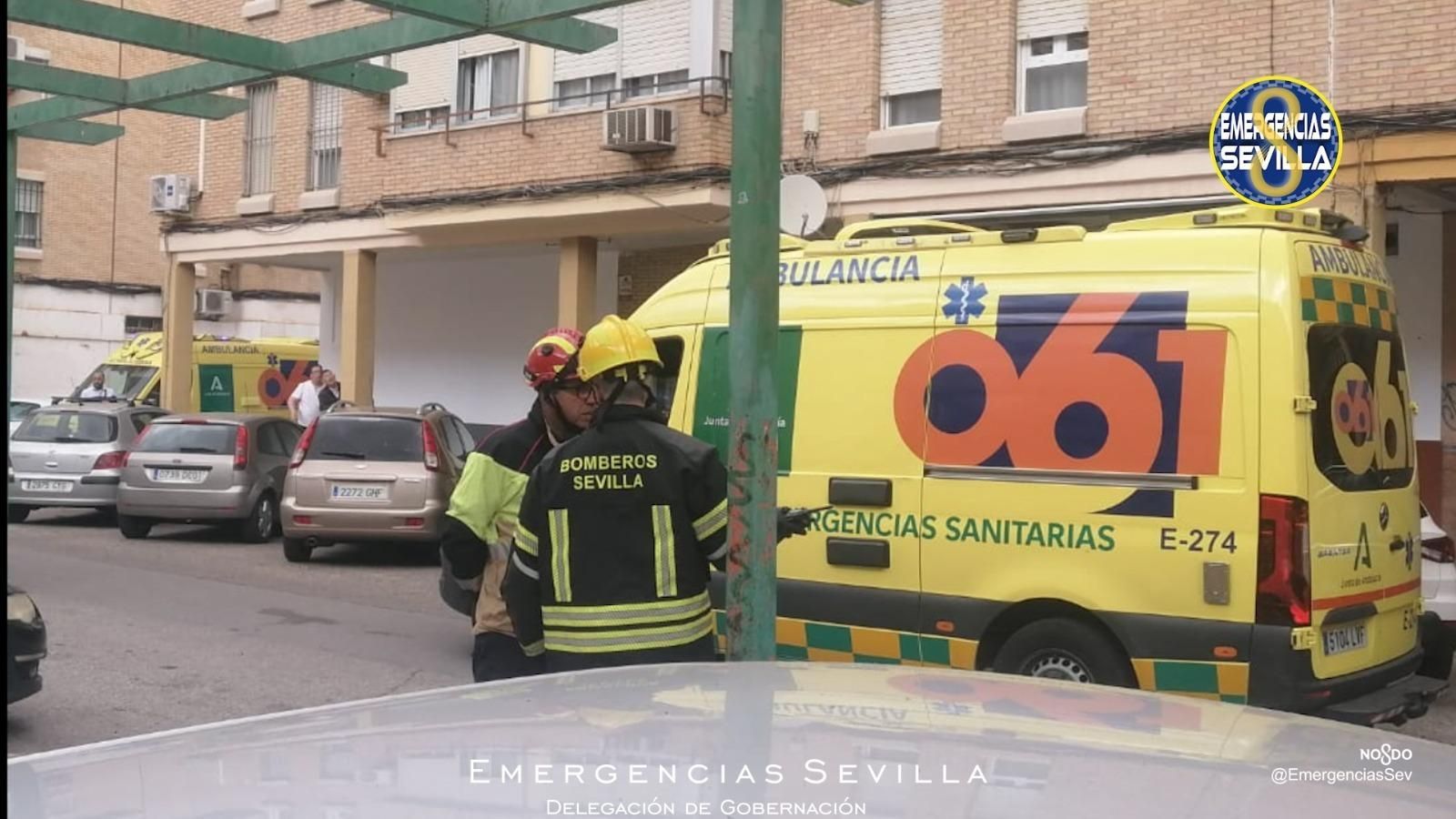 Una ambulancia del 061 en el lugar de los hechos.