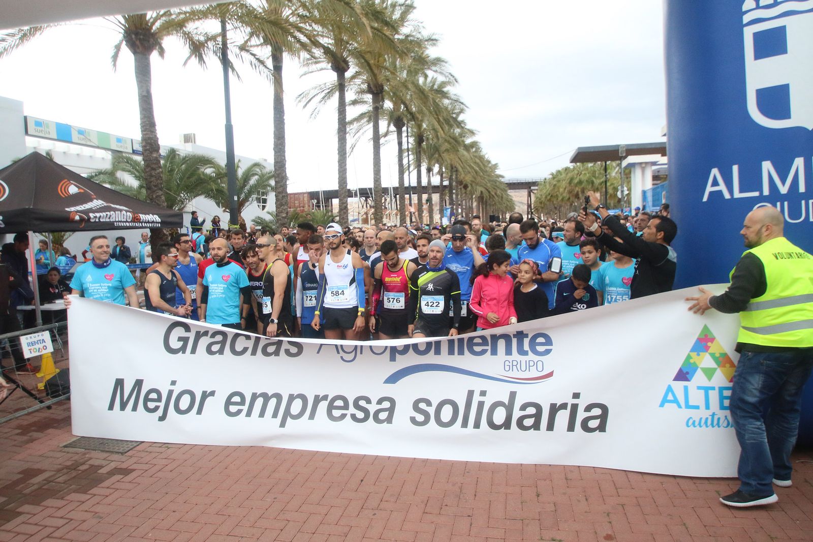 Galería gráfica de la 'RUNNER FASHION CARRERA AZUL POR EL AUTISMO'