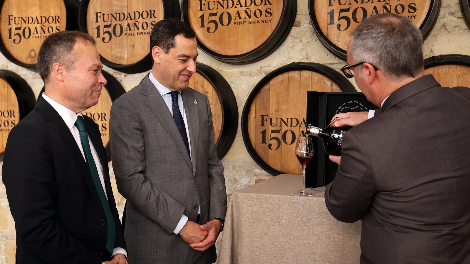 Juanma Moreno en la celebración del 150 aniversario de Fundador