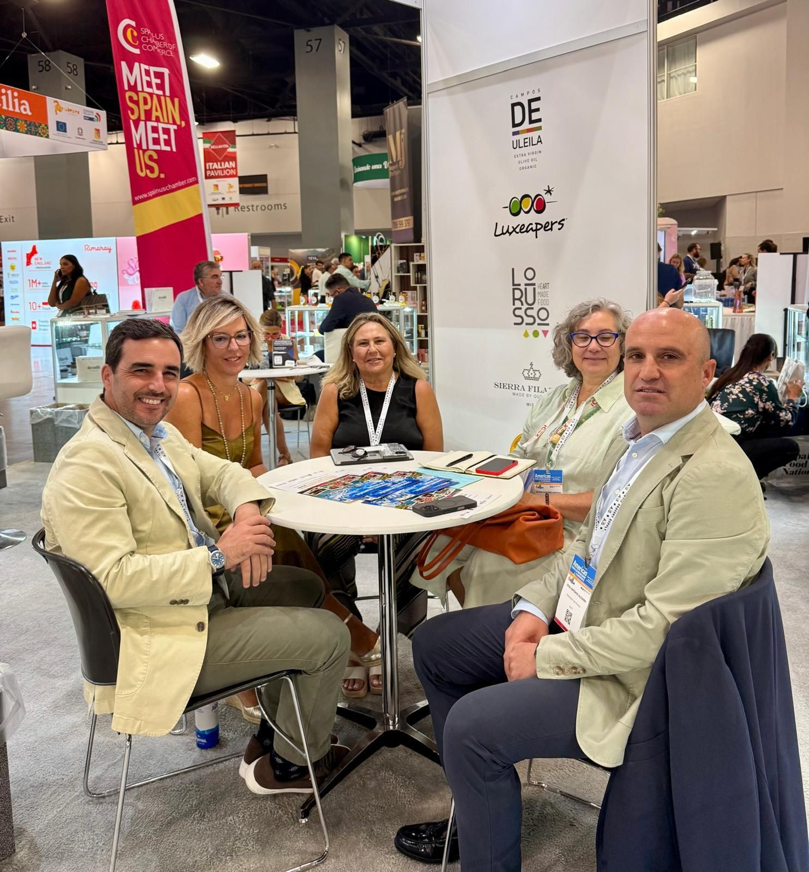 Reuniones mantenidas en la feria de Miami.