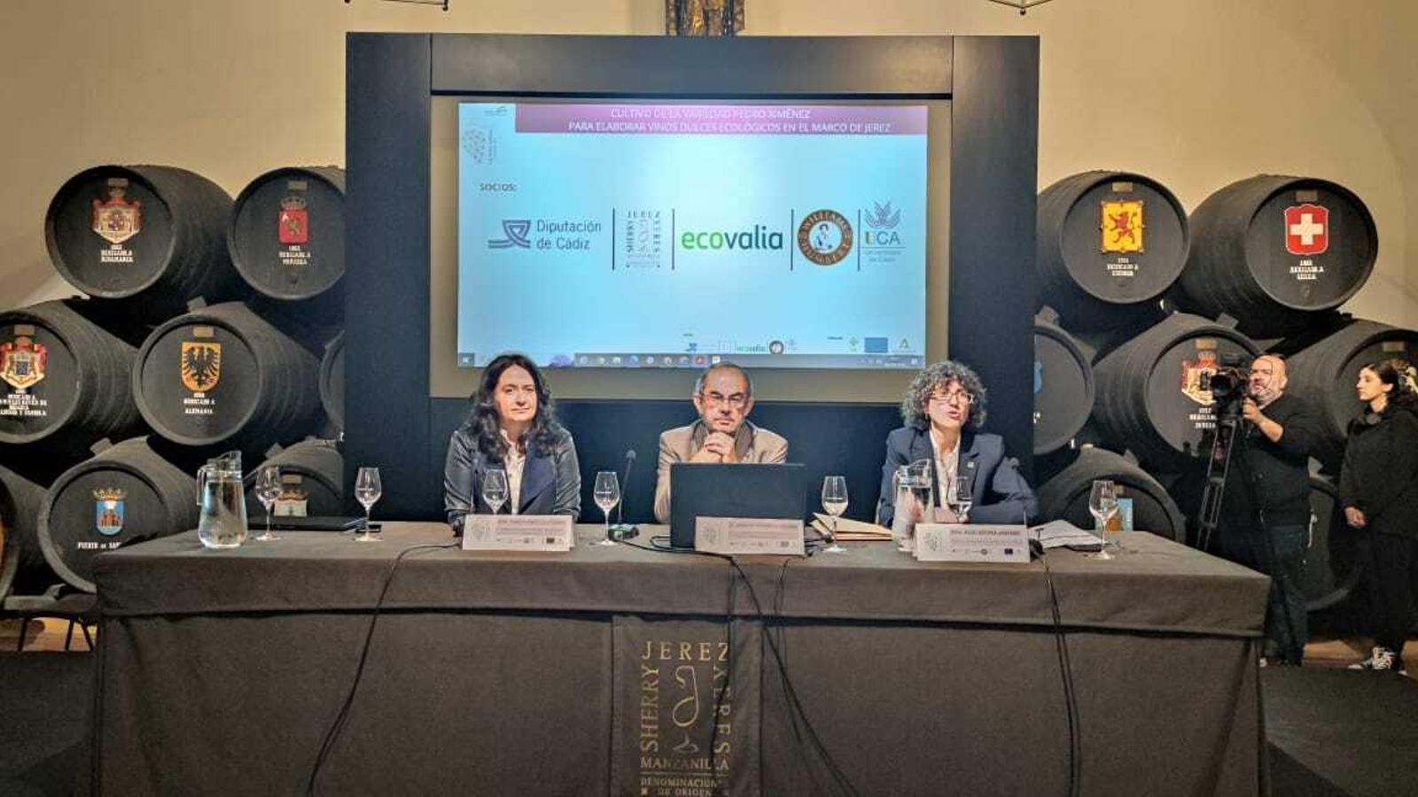 Ana Jiménez, Enrique Montero y Auxiliadora Vecina, en su intervención.