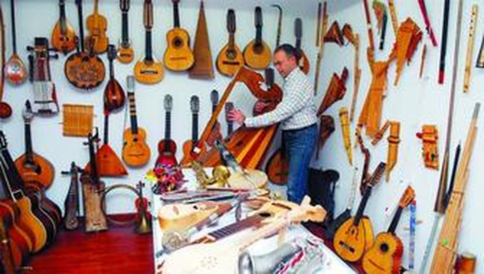 Música a través del tiempo y el espacio