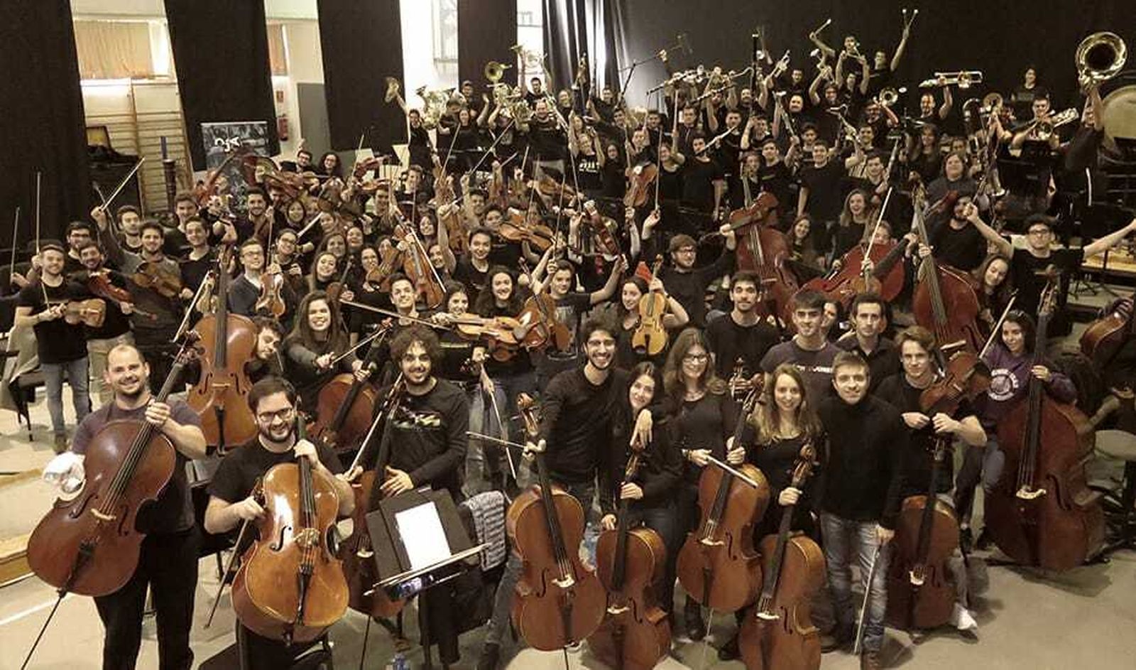 Integrantes de la OJA durante un encuentro formativo en Pilas.
