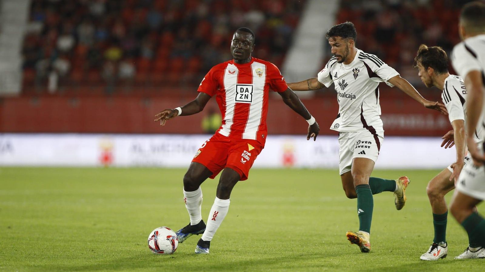 Lopy no pudo acabar el duelo por una aparente lesión muscular