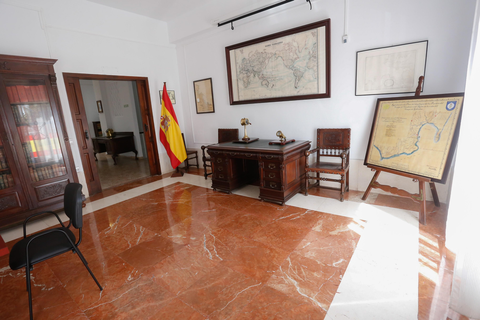 Jornadas de puertas abiertas en la Comandancia de  Marina de Algeciras, en imágenes