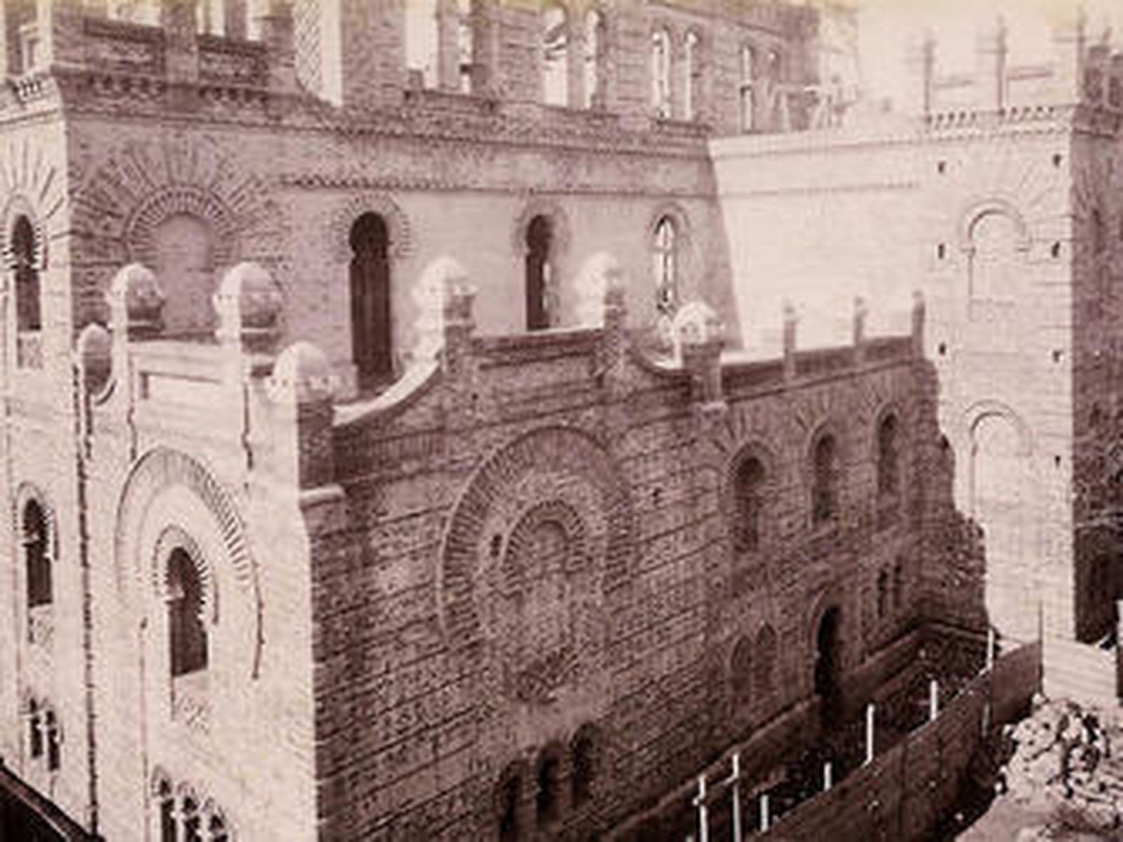 1909Numerosas propuestas para la solemne inauguración del Gran Teatro de Cádiz