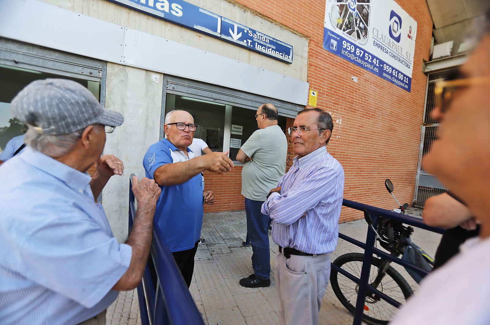Largas colas en el Nuevo Colombino para las entradas del partido ante el Cacereño