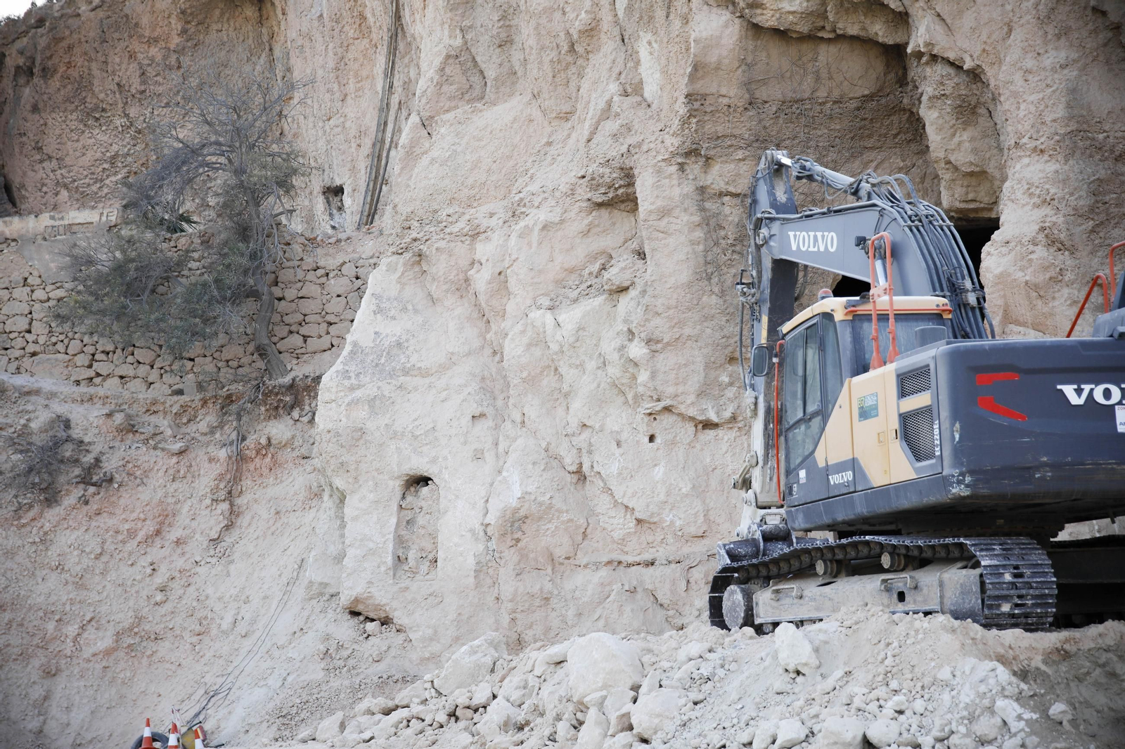 Imágenes de los refugios de la guerra civil descubierto en el barrio de Las Trincheras