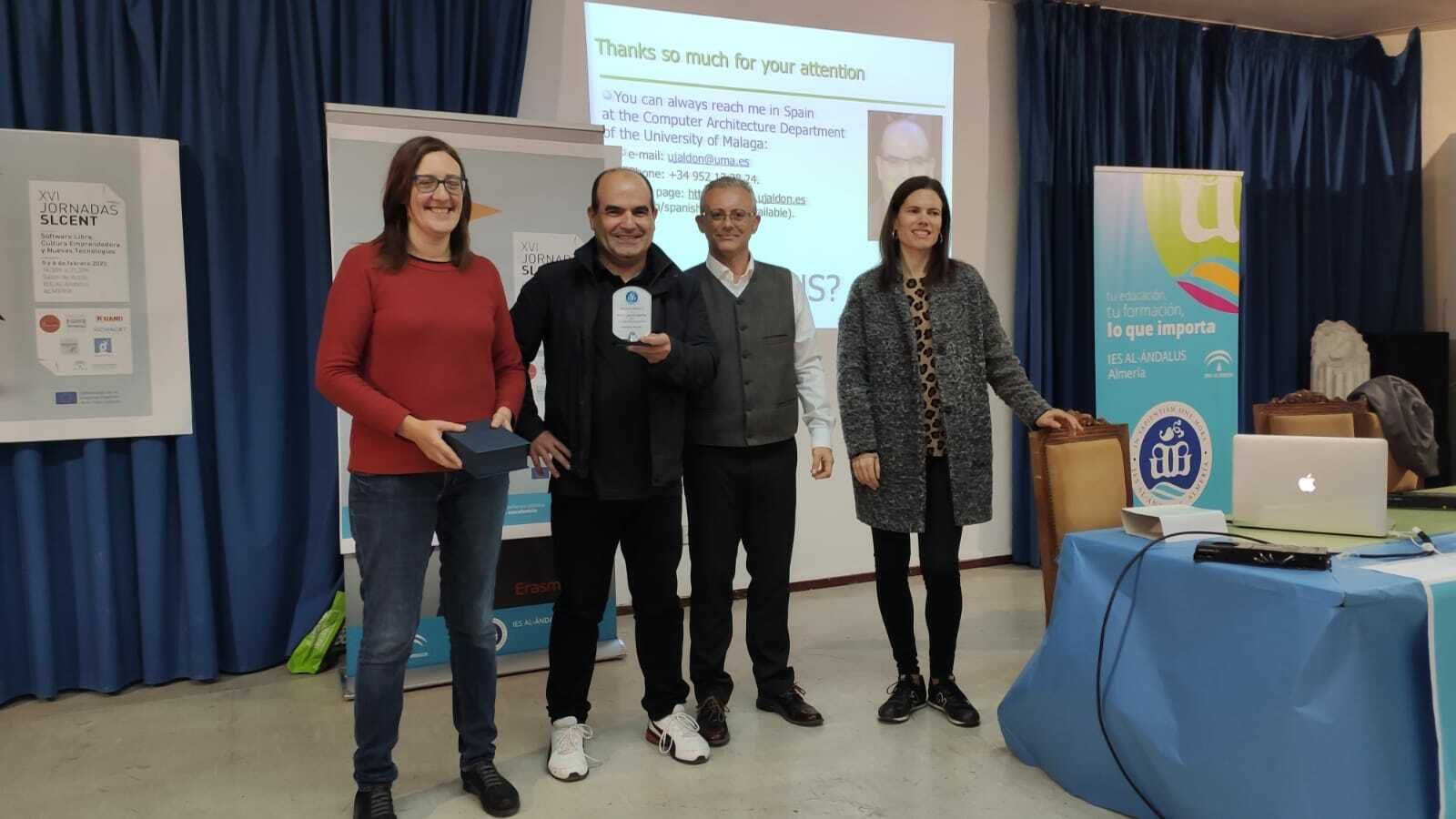 El catedrático Manuel Ujaldón, 'Alumno de Excelencia' del IES Al-Ándalus.