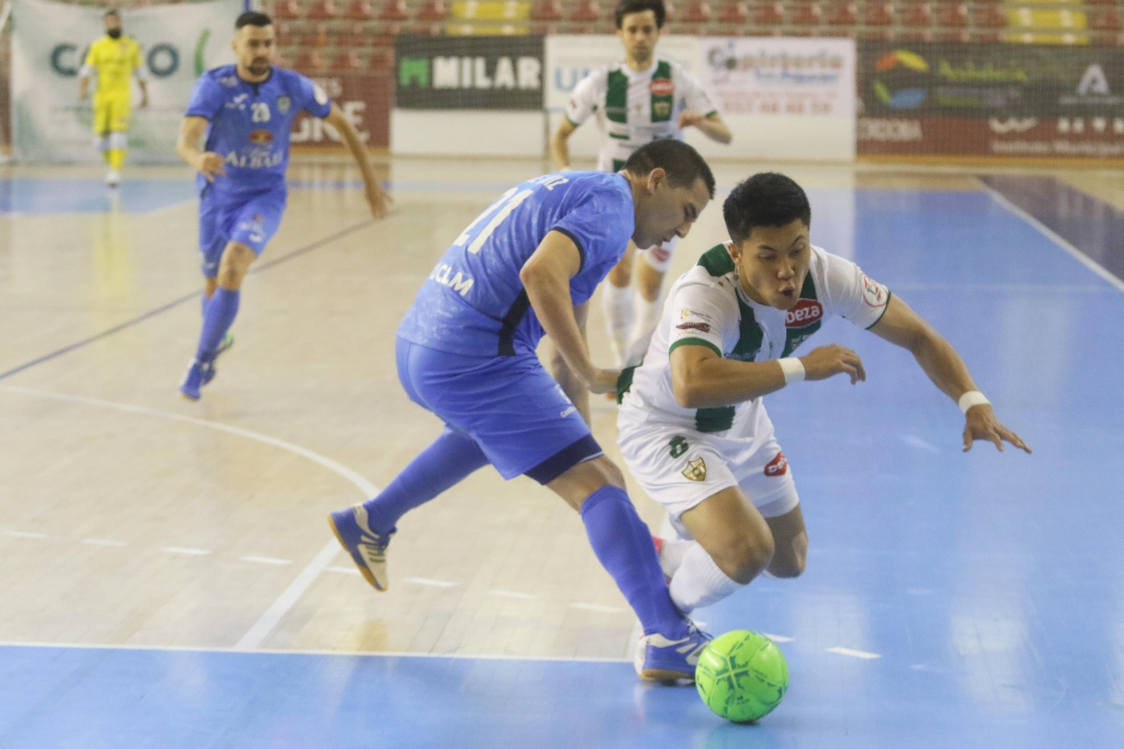 Las imágenes del empate del Córdoba Futsal ante Viña Albali Valdepeñas en Vista Alegre