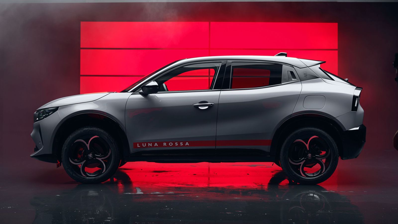La Edizione Luna Rossa está presente en toda la gama de producción de Alfa Romeo, incluido el modelo que en mayor medida vende, el Junior.
