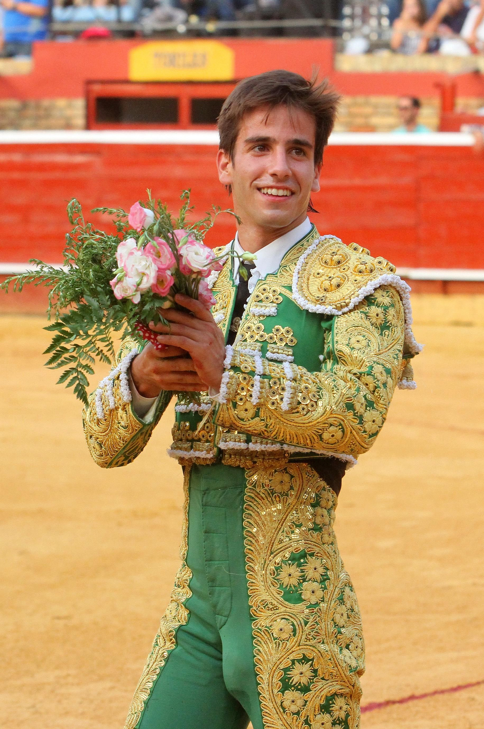 Faena de Emilio Silvera en la novillada de la Plaza de La Merced