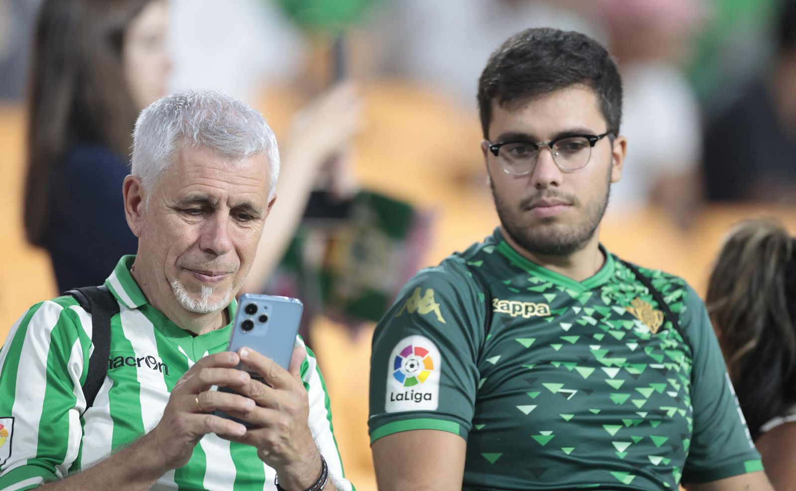 Búscate en las fotos del Betis - Nottingham Forest