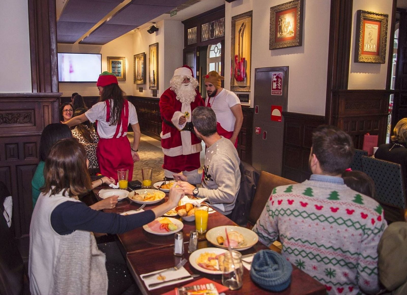 Brunch navideño con Papá Noel en Hard Rock Café Sevilla, en una edición pasada.