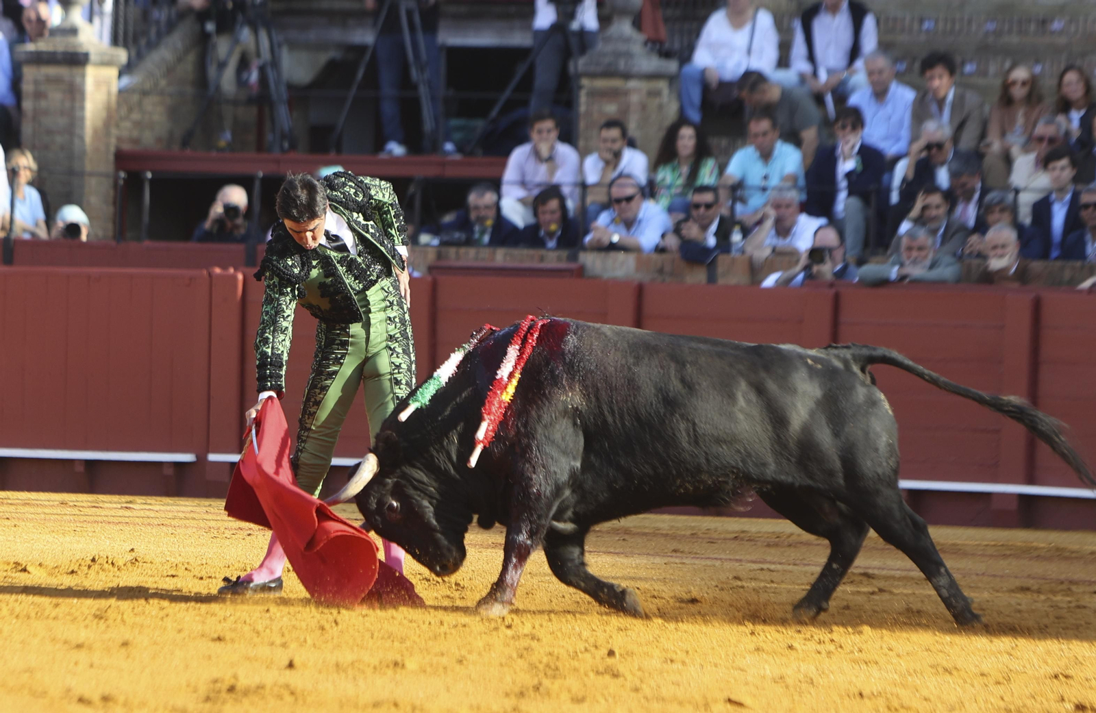 Las mejores fotos de la corrida de toros de Miguel Ángel Perera, Paco Ureña y Borja Jiménez