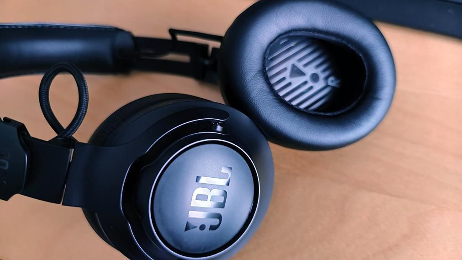 El análisis de los auriculares JBL Club One, en imágenes