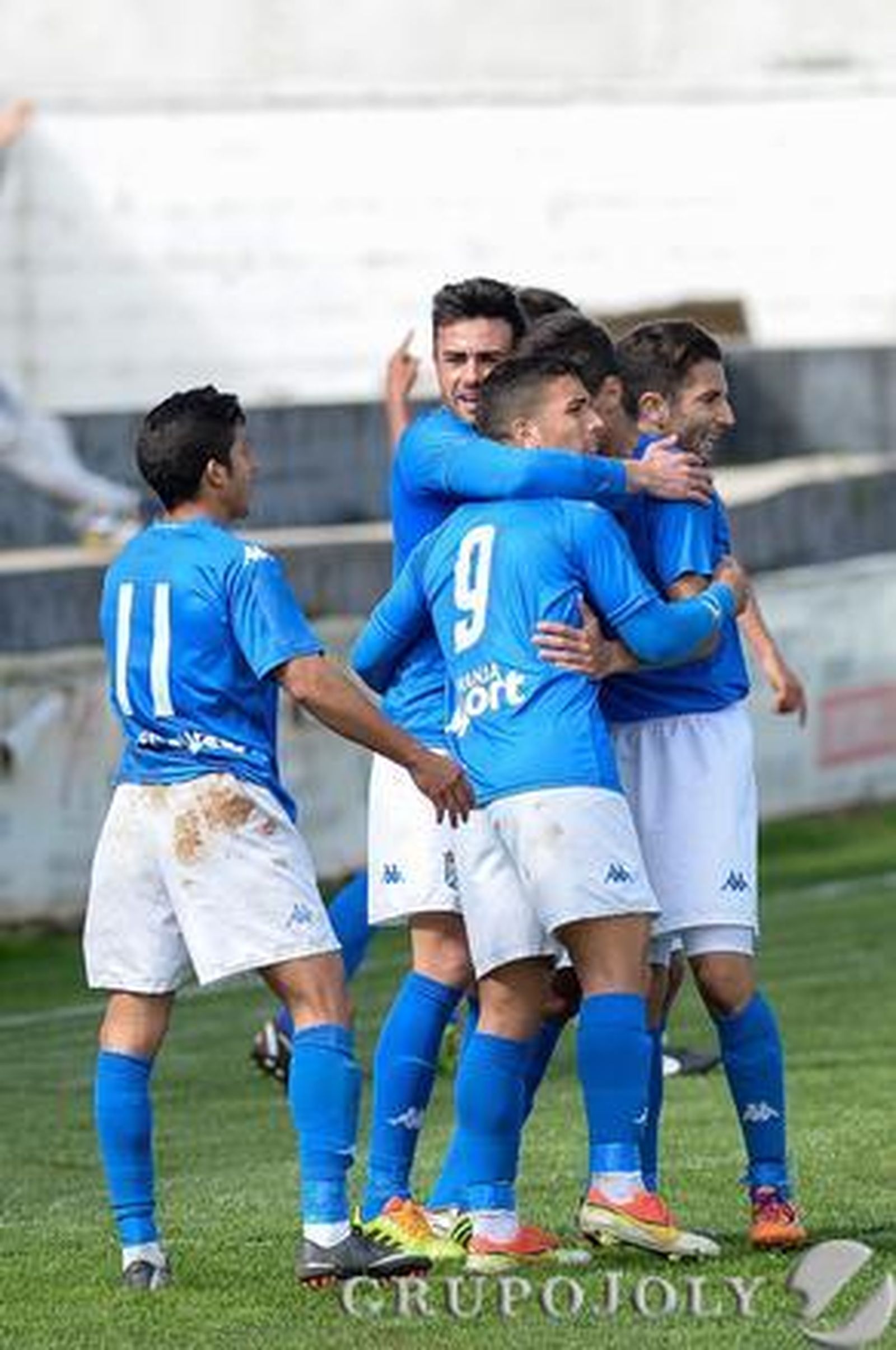 El XCD, que tampoco paga al árbitro, cae ante el Mairena (2-1) con un gol dudoso en el minuto 89.

Foto: LOF