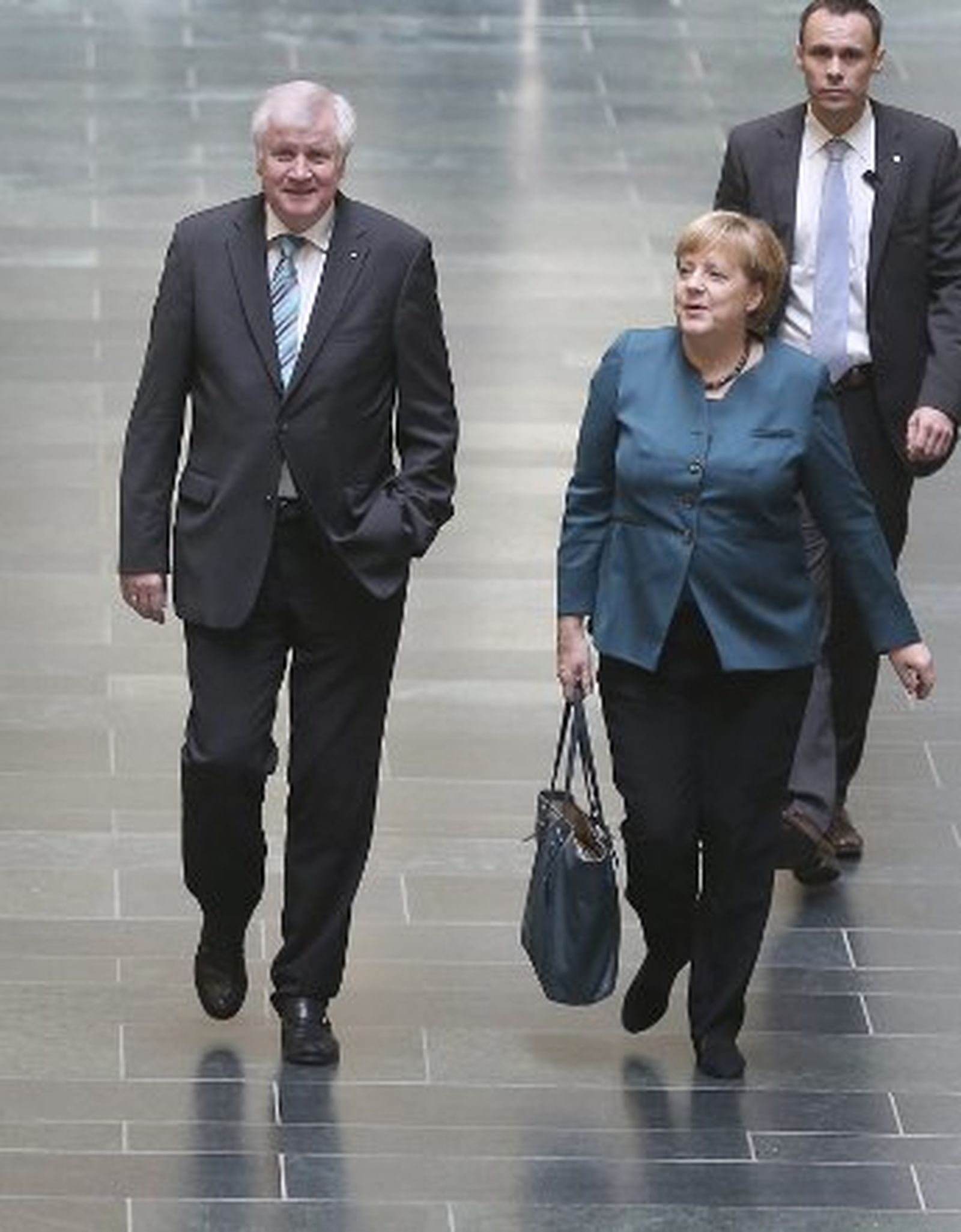 Los Verdes rechazan formar gobierno con Merkel