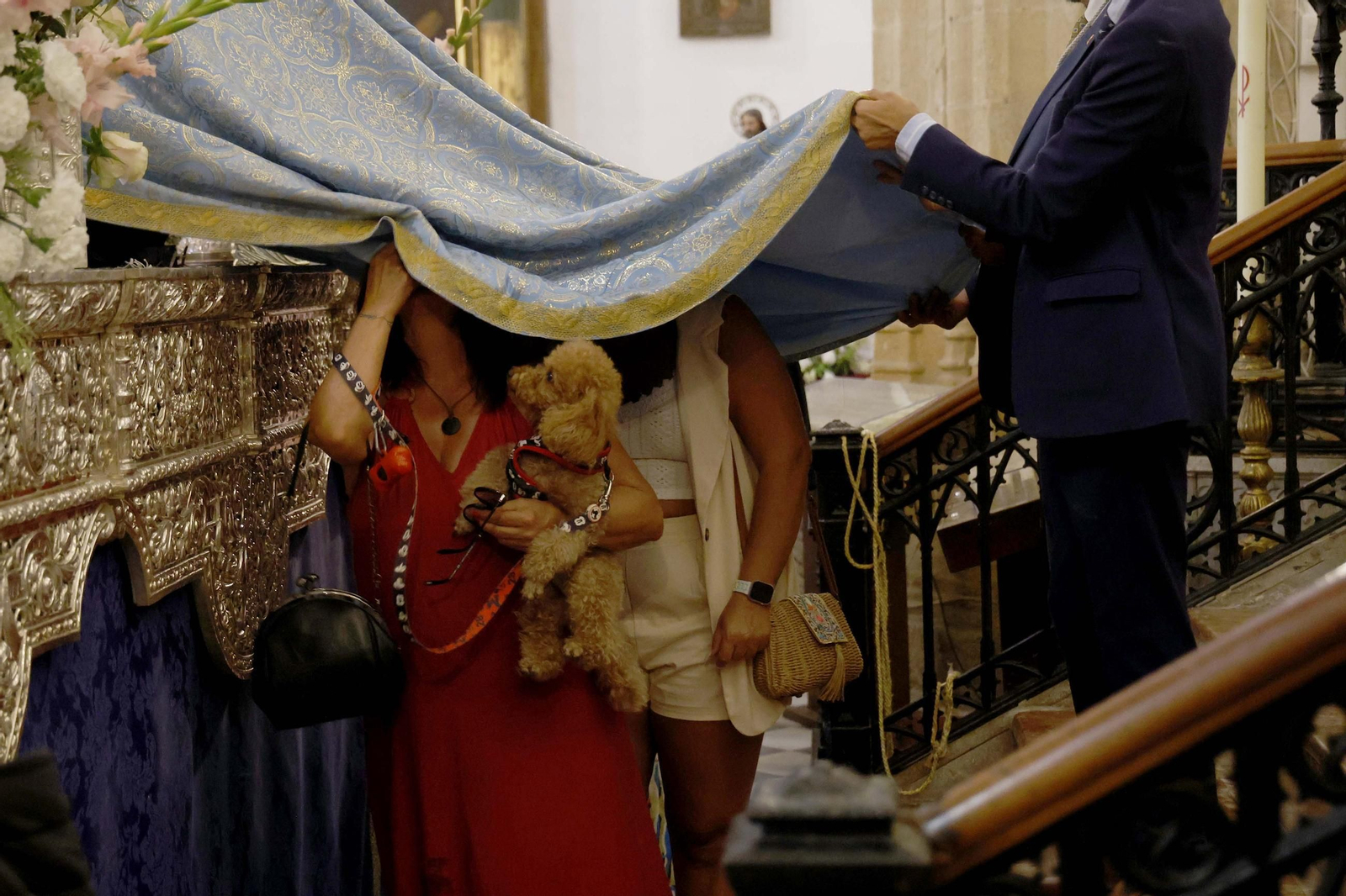 Las fotos del paso bajo el manto de la Virgen de la Luz de Tarifa