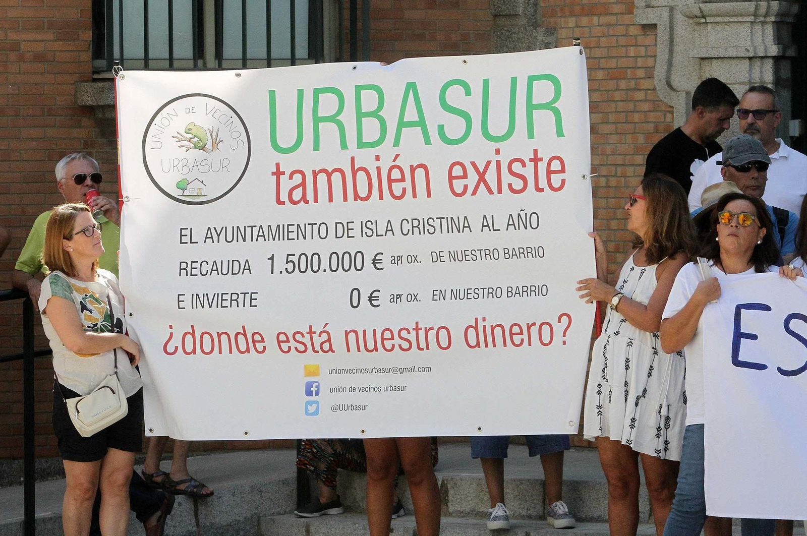 Imágenes de la manifestación "Salvemos las Playas de Huelva"