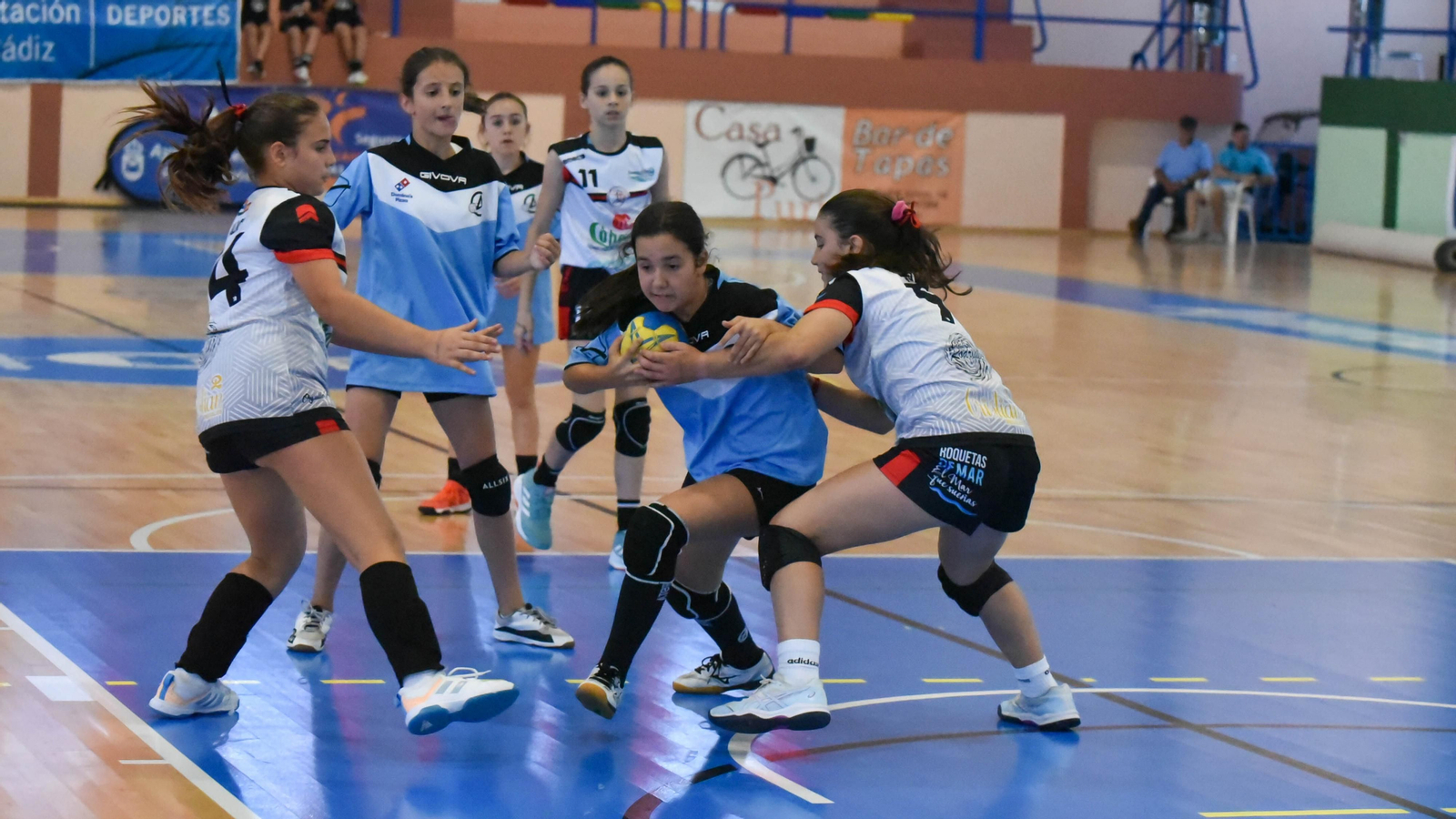 Las fotos de la tercera jornada del Cadeba alevín de balonmano de La Línea