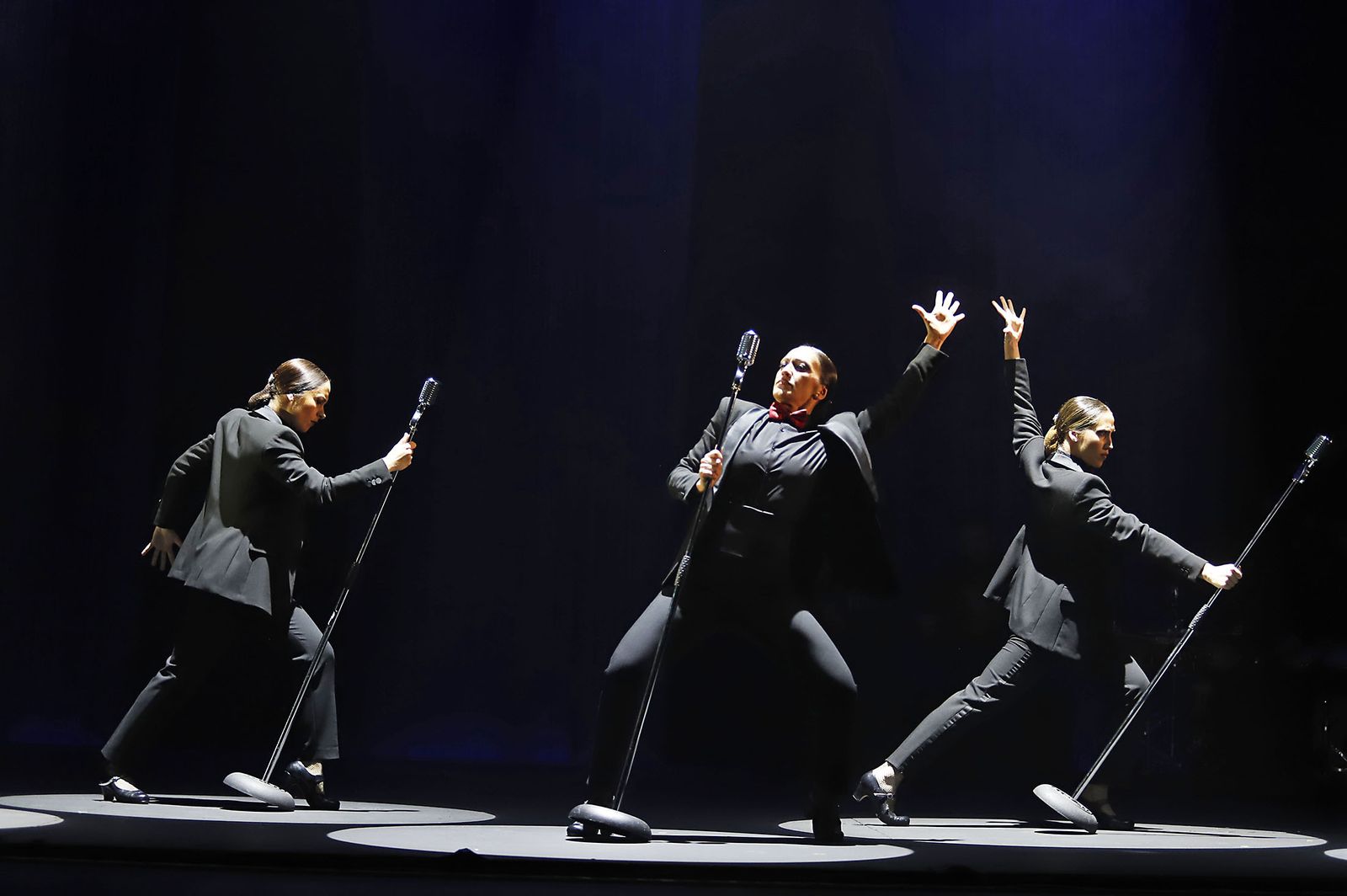 La actuación de Sara Baras en la Casa Colón de Huelva en imágenes