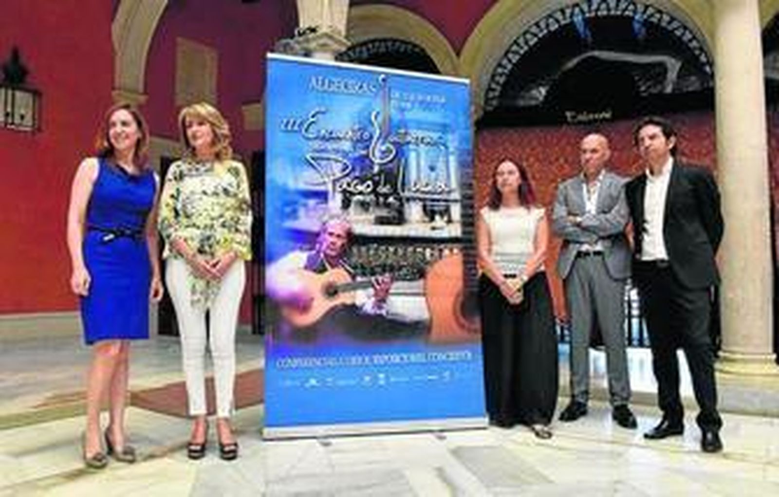 1. El guitarrista estadounidense John McLaughlin. 2. Responsables de la cita, del Ayuntamiento de Algeciras y de las entidades que colaboran, en la Fundación Cajasol. 3. El cantaor catalán Duquende. 4.  El guitarrista Rafael Riqueni.  5. La cantante Niña Pastori. 6. El guitarrista Miguel Ángel Cortés.