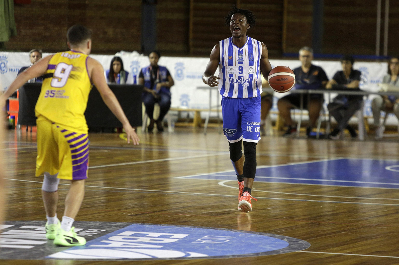 Imágenes del UE Mataró-Huelva Comercio en el Andrés Estrada